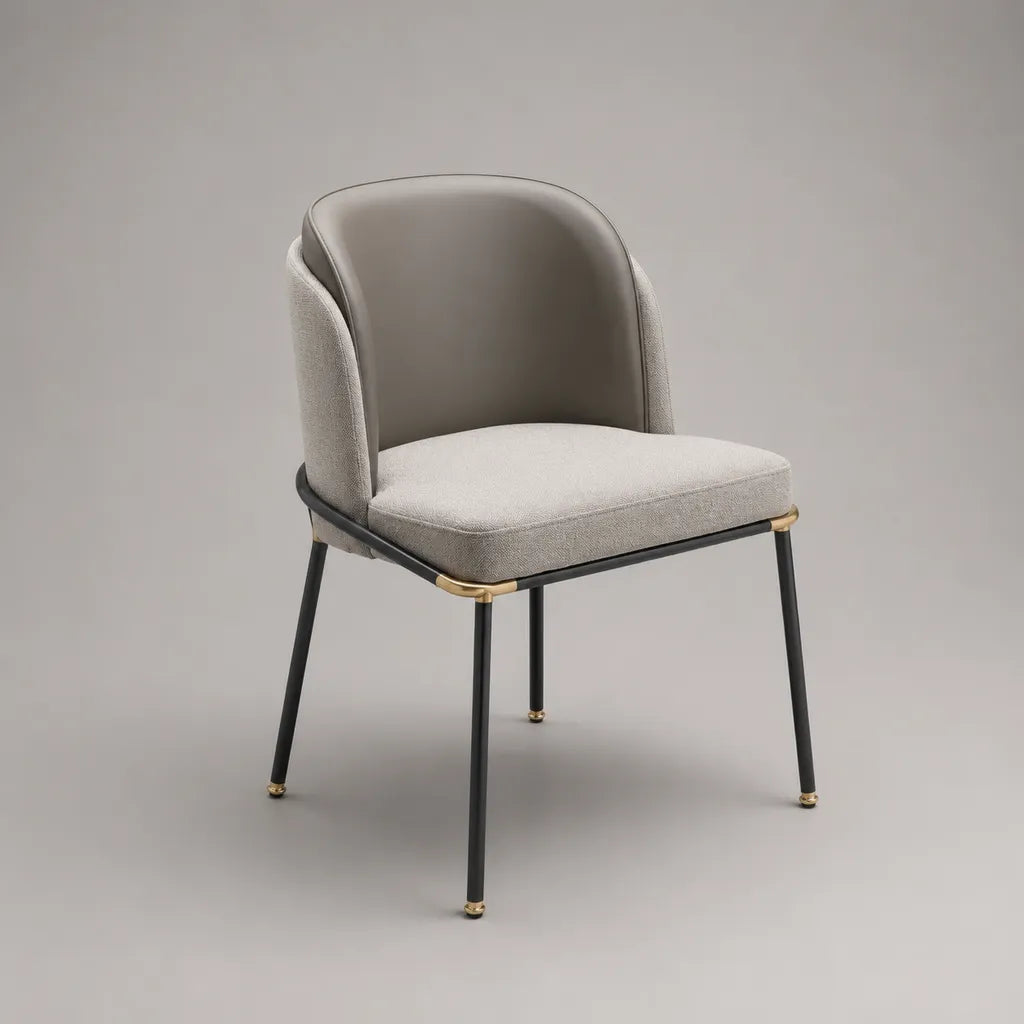 Chaise de salle à manger rembourrée en tissu et polyuréthane, piètement en acier noir, beige, taupe et doré, 55 × 58 × 82 cm