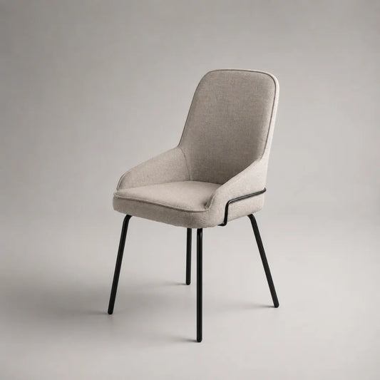 Chaise de salle à manger rembourrée en tissu beige avec accoudoirs et pieds en acier noir, 58 × 60 × 88 cm